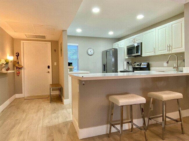 3010 N Course Dr in Pompano Beach, FL - Building Photo - Building Photo