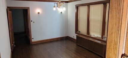 5228 W Hutchinson St, Unit 2 in Chicago, IL - Building Photo - Building Photo