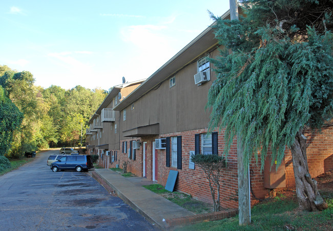 Chicora Court Apartments in Greenville, SC - Foto de edificio - Building Photo