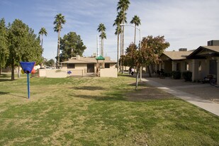 Morningside Villa in Phoenix, AZ - Building Photo