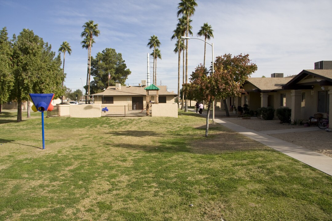 Morningside Villa in Phoenix, AZ - Building Photo