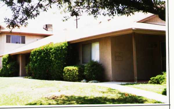 861-867 Queensbury Ave in La Verne, CA - Building Photo