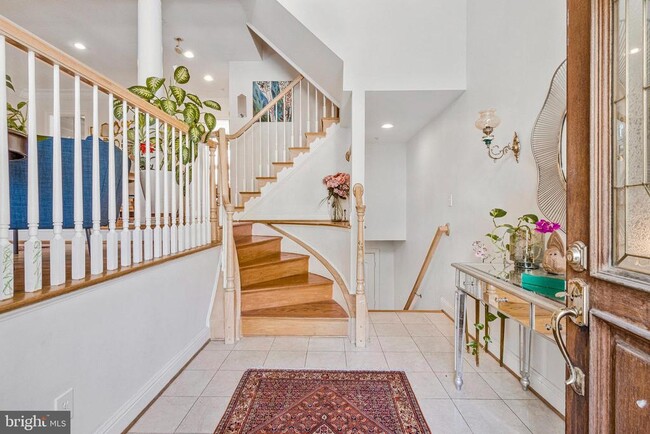 property at 7953 Turncrest Dr
