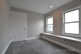 81 Linden St, Unit 3 in Boston, MA - Building Photo - Building Photo