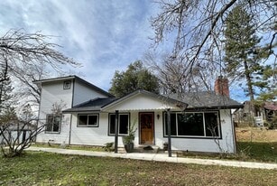 5979 Meadow Ln in Mariposa, CA - Building Photo