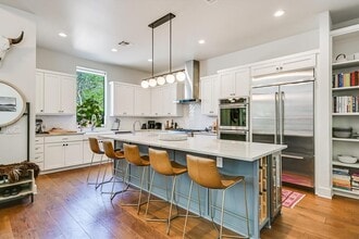 2011 Arpdale St in Austin, TX - Building Photo - Building Photo