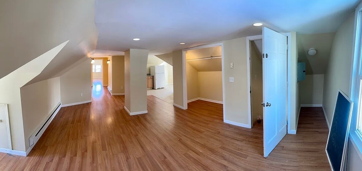 84 Saratoga Ave, Unit 3 in Waterford, NY - Building Photo