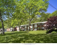 Valley View Apartments in Paterson, NJ - Foto de edificio - Building Photo