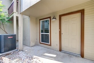 3929 Tanglewilde St in Houston, TX - Building Photo - Building Photo