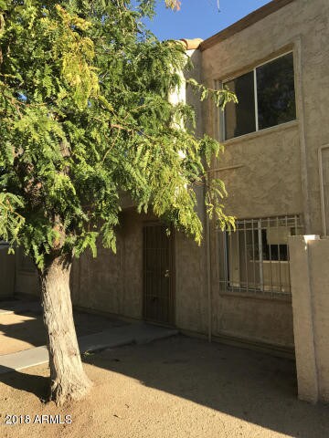4623 E Southgate Ave in Phoenix, AZ - Foto de edificio