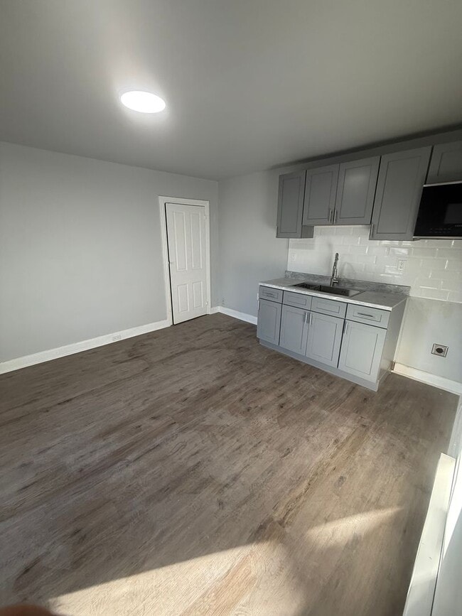 106 N 6th St in Darby, PA - Building Photo - Building Photo