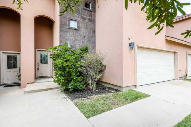 10510 Sandia Dr in Laredo, TX - Building Photo - Building Photo