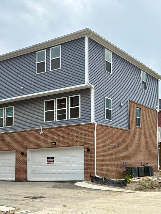 4875 Ludlow Ln in Troy, MI - Building Photo
