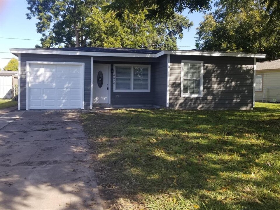 6670 Limestone St in Houston, TX - Building Photo