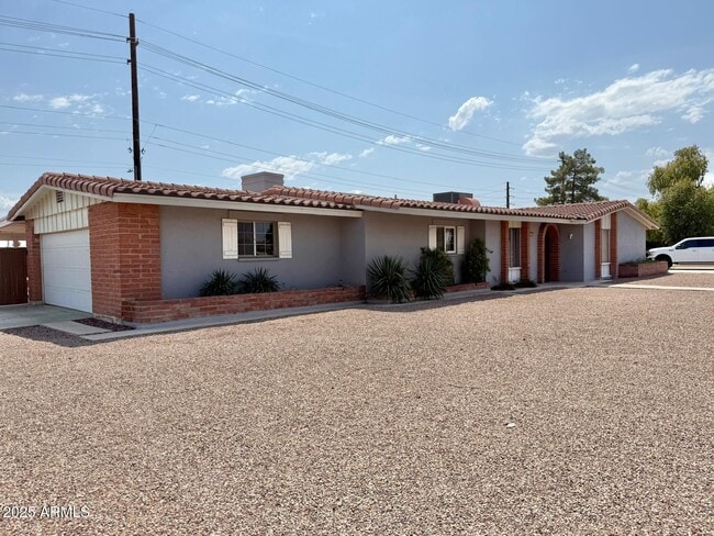 property at 4503 W Loma Ln