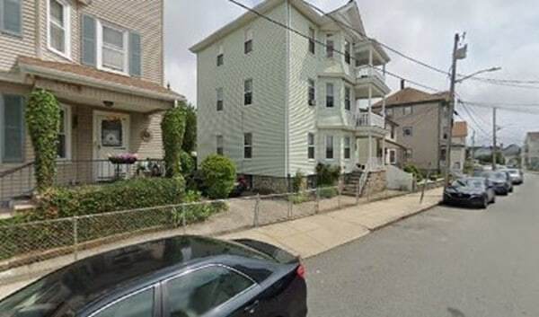 121 Almy St, Unit 3 in Fall River, MA - Building Photo