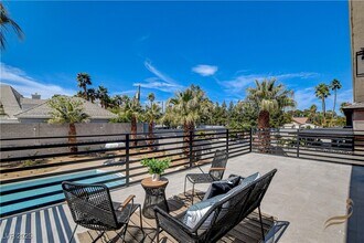 2685 S Tenaya Way in Las Vegas, NV - Building Photo - Building Photo