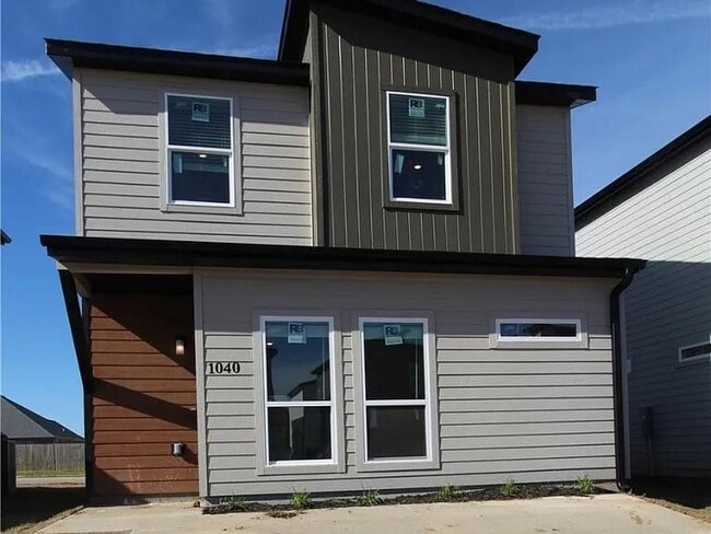 1040 Boardwalk Ave in Bentonville, AR - Building Photo - Building Photo