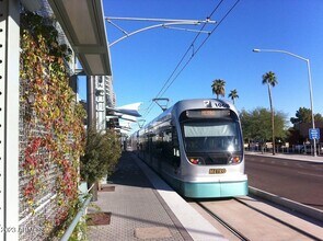 1125 E Broadway Rd-Unit -206 in Tempe, AZ - Foto de edificio - Building Photo