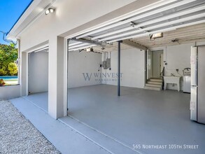 565 NE 105th St in Miami Shores, FL - Building Photo - Building Photo