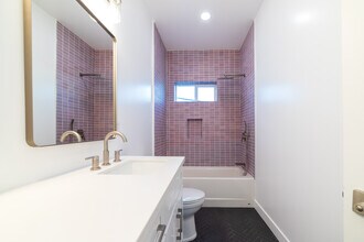 4369 Rosewood Ave in Los Angeles, CA - Building Photo - Building Photo