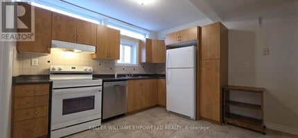 89 Centre St E in Richmond Hill, ON - Building Photo - Building Photo