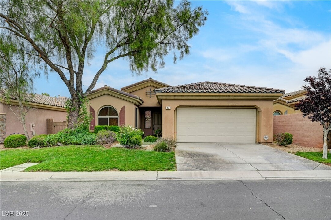 12 Mohansic Rd in Henderson, NV - Building Photo