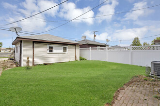 5156 W 63rd Pl in Chicago, IL - Building Photo - Building Photo