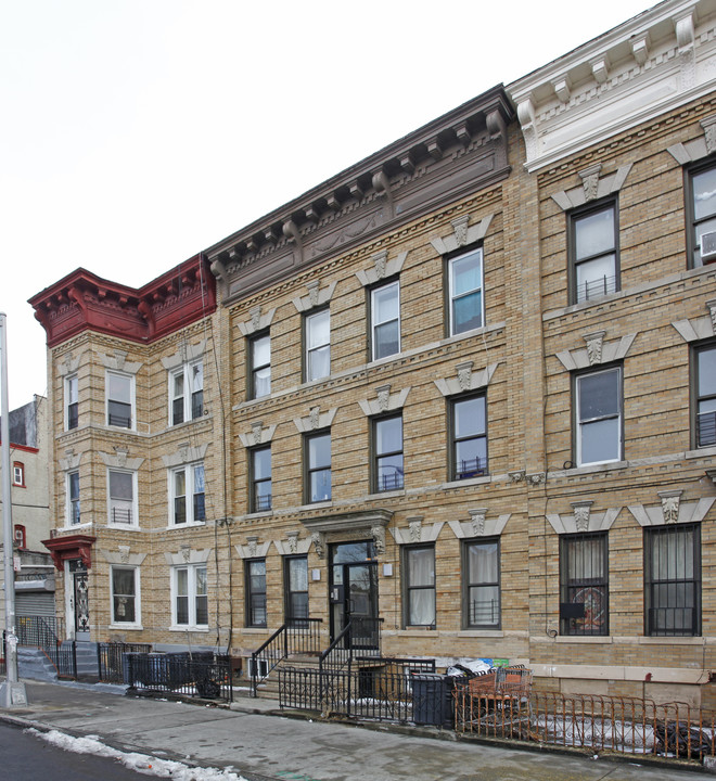 1430 Putnam Ave in Brooklyn, NY - Building Photo