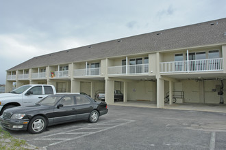 Sand Dollar in Gulf Breeze, FL - Building Photo - Building Photo