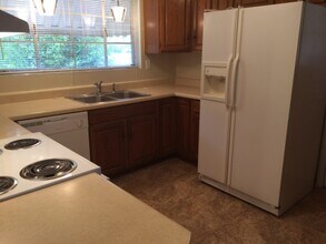 2557 Wheeless Rd in Augusta, GA - Foto de edificio - Building Photo