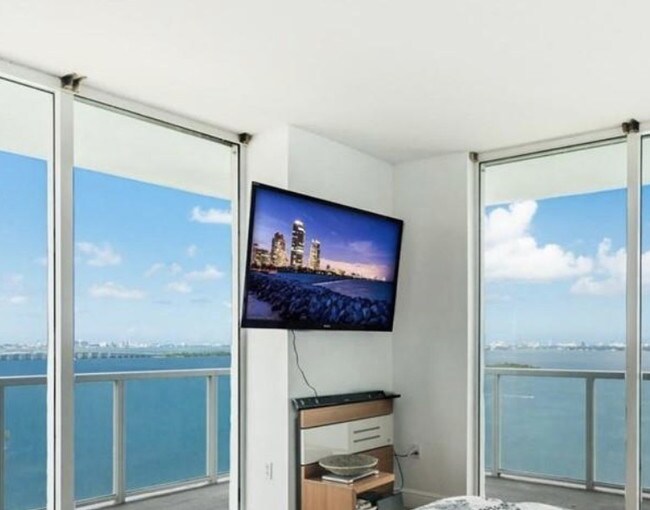 property at 1900 N Bayshore Dr