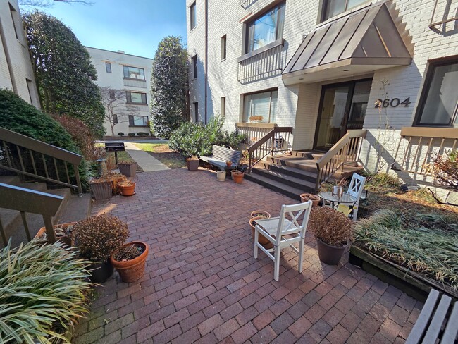 property at 2604 Tunlaw Rd NW