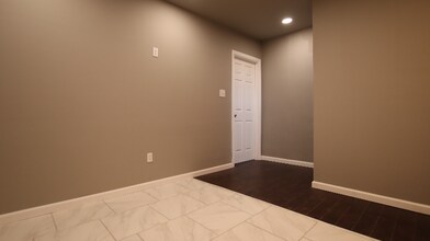 4932 W Thompson St in Philadelphia, PA - Building Photo - Building Photo