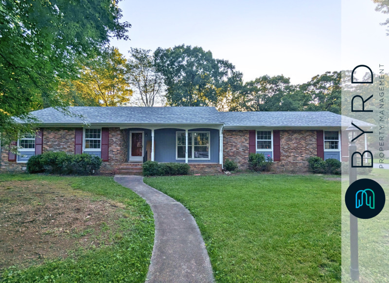 1530 Featherstone Dr in Midlothian, VA - Foto de edificio