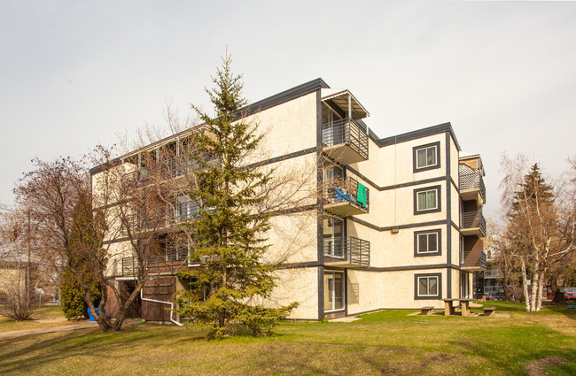 Central Manor in Edmonton, AB - Building Photo - Building Photo