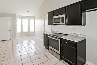 6464 Elmwood Cove in Memphis, TN - Building Photo - Building Photo