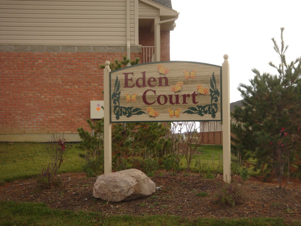 Eden Court Condominiums in Hamilton, OH - Foto de edificio