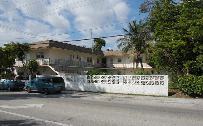 820 N 24th Ave in Hollywood, FL - Building Photo - Building Photo