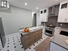 444 Maple Ave in Hamilton, ON - Building Photo - Building Photo