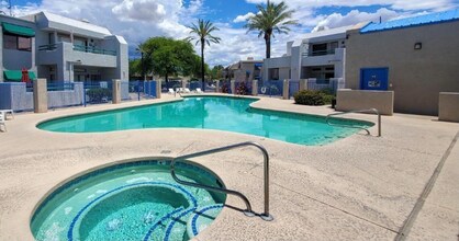 7953 E Colette Cir in Tucson, AZ - Foto de edificio - Building Photo