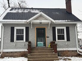 818 N Van Buren St, Unit lower in Green Bay, WI - Building Photo