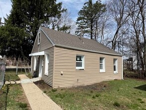 2824 School St in Rockford, IL - Building Photo - Building Photo