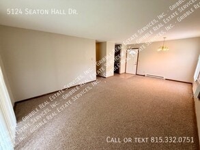 5124 Seaton Hall Dr in Machesney Park, IL - Building Photo - Building Photo