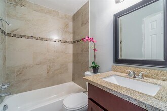 5205 Irvington Blvd-Unit -A in Houston, TX - Building Photo - Building Photo