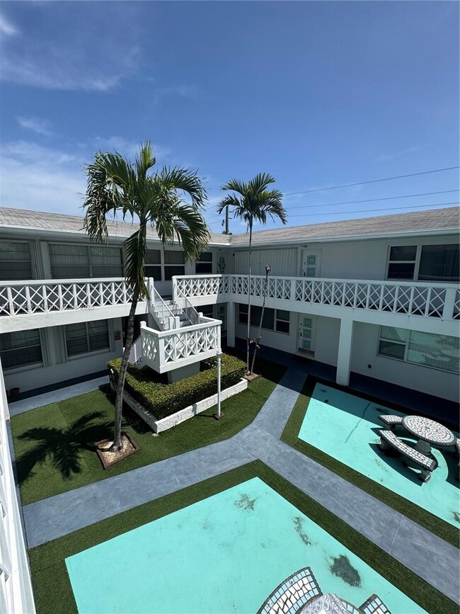 property at 1005 S 17th Ave