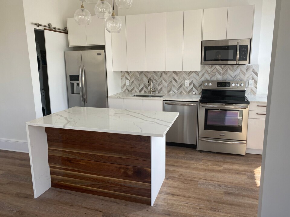 2415 New York Ave, Unit Apt 2 in Union City, NJ - Foto de edificio