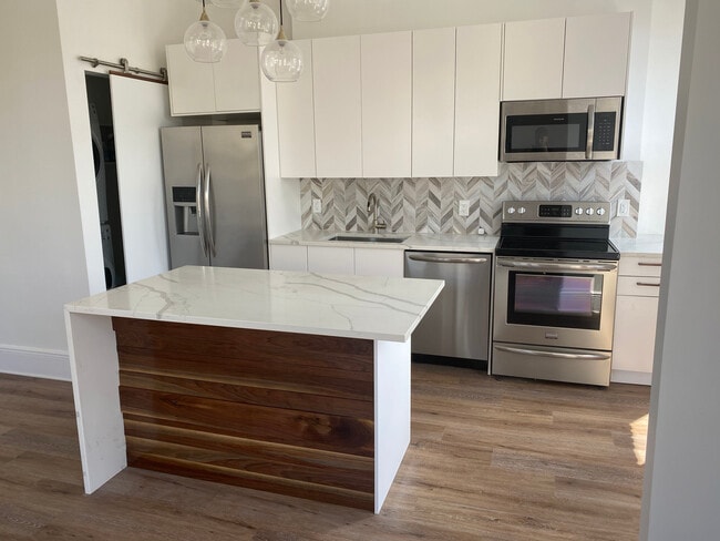 2413 New York Ave, Unit Apt 2