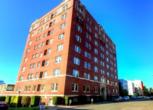 Charbern Apartment Homes in Seattle, WA - Building Photo - Building Photo