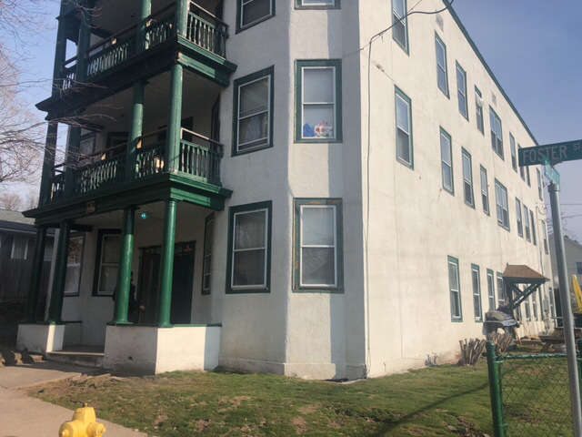 109 Foster St in Manchester, CT - Building Photo